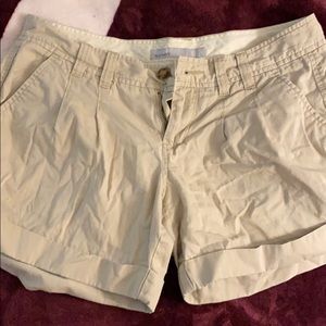Women’s low-rise cargo shorts